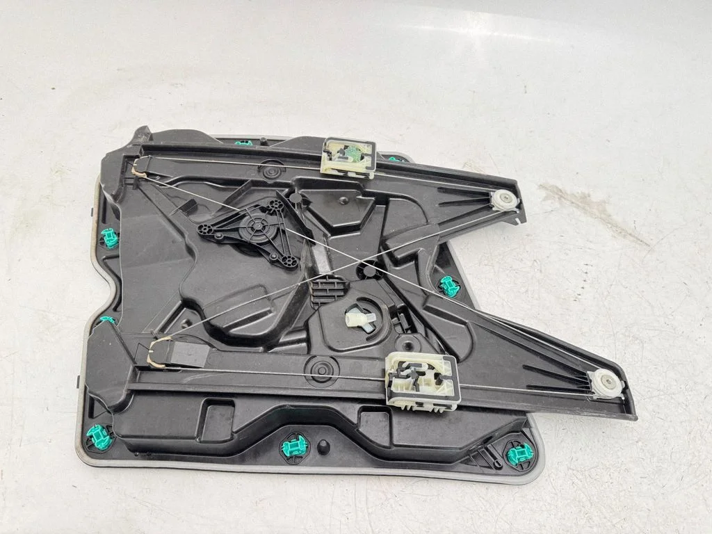 Front window lifting mechanism without motor – Audi Q4 Sportback e-tron (2021-)