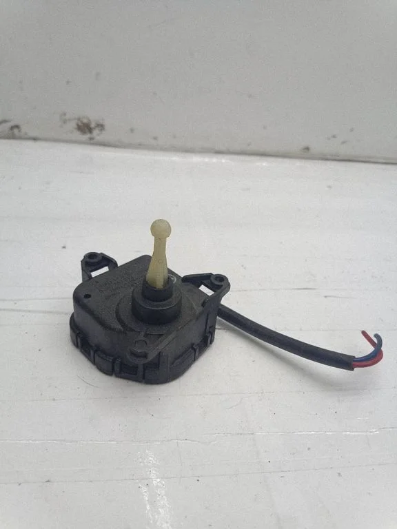 Headlight level adjustment motor 7M0941295