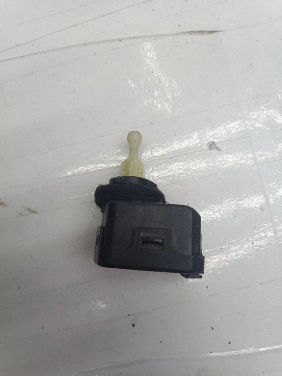 Headlight level adjustment motor 1J0941295C