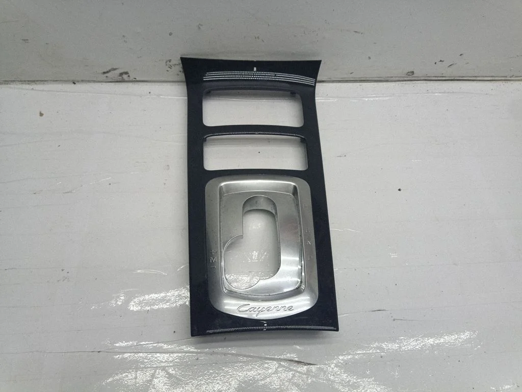 Gear shifter surround trim plastic 7P5863324