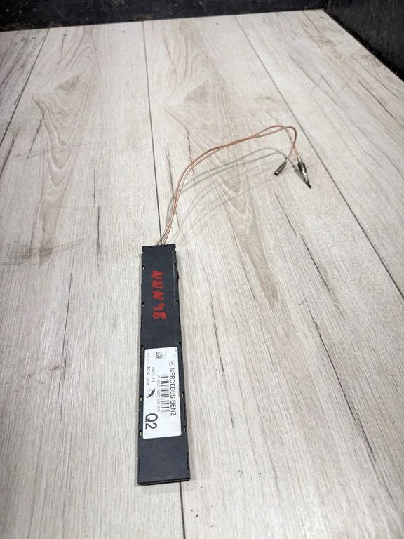 Aerial antenna amplifier – Mercedes-Benz C-Class W203 (2000-2007)
