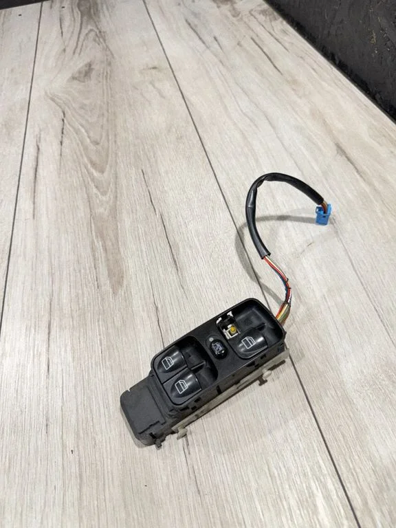 Electric window control switch – Mercedes-Benz C-Class W203 (2000-2007)