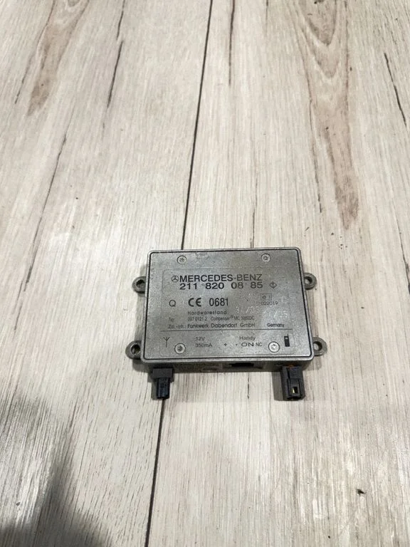 Aerial antenna amplifier – Mercedes-Benz C-Class W203 (2000-2007)