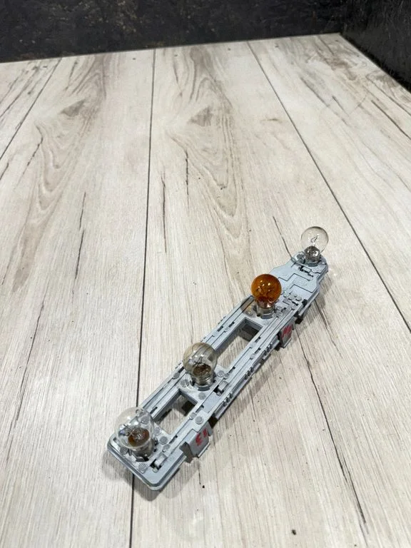 Część lampy tylnej – Mercedes-Benz Klasa C W203 (2000-2007)