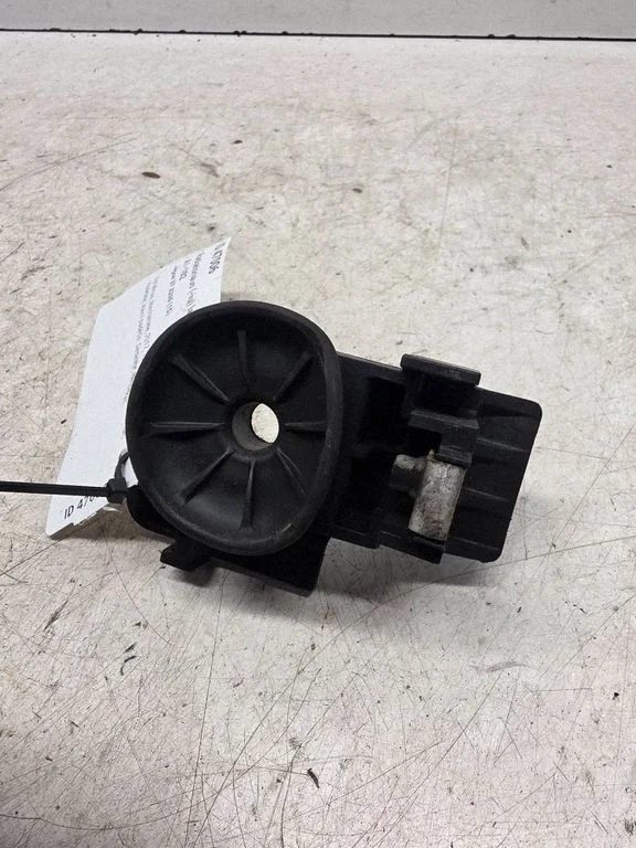 Radiator mount bracket – Jaguar XF X260 (2015-)