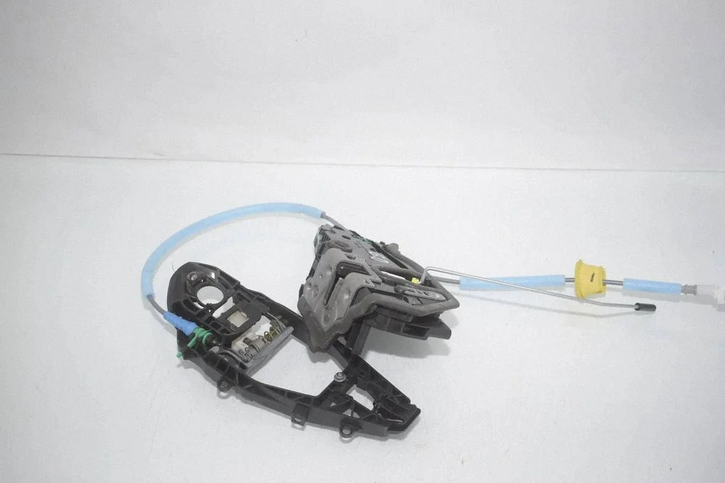 Rear door lock 7445046