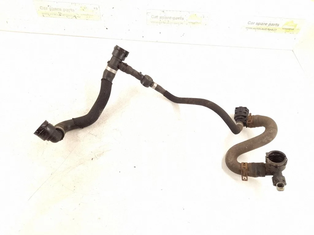 Engine coolant pipe/hose