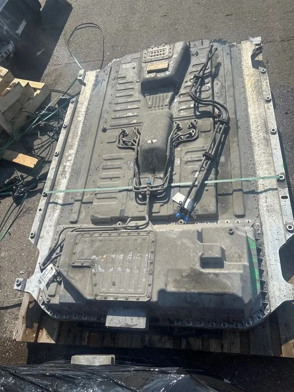 Hübriid-/elektriauto aku – Mercedes-Benz EQC (2019-)