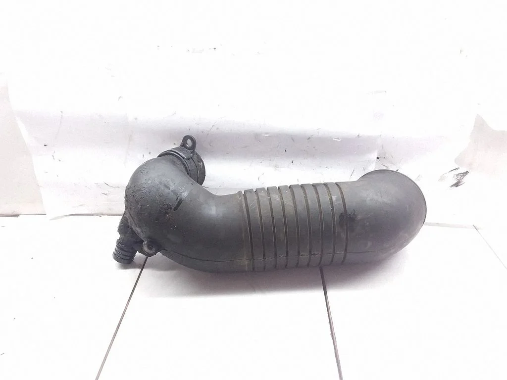 Air intake hose/pipe – Audi A4 S4 B6 8E 8H (2001-2005)