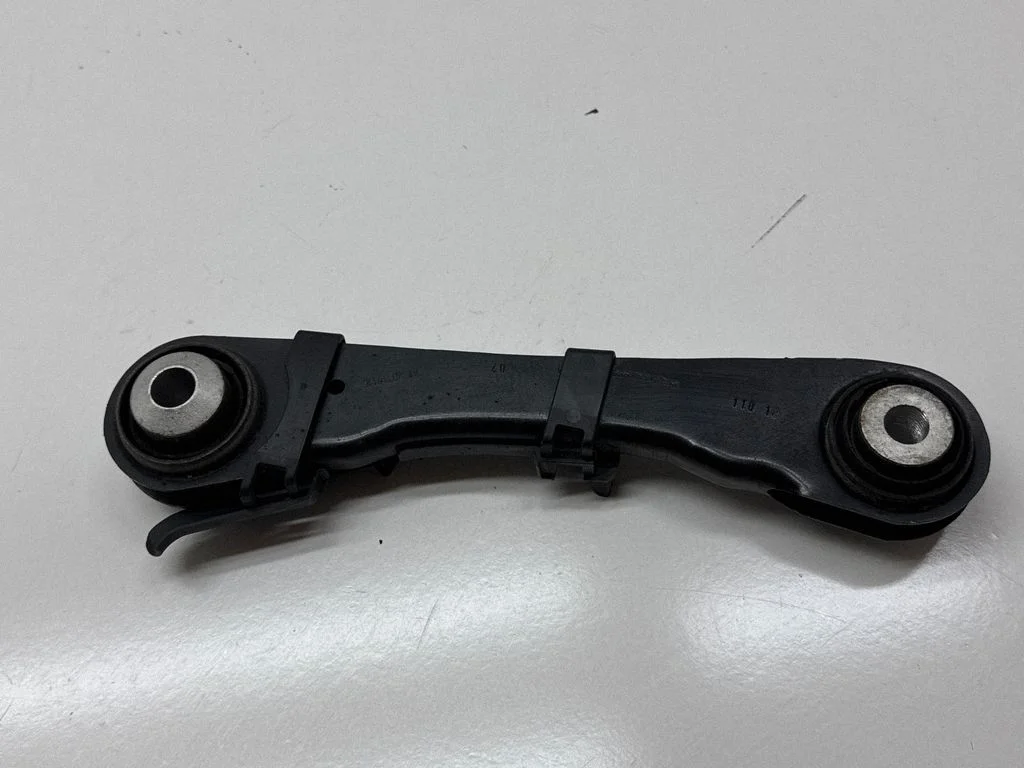 Rear control arm 6867537538
