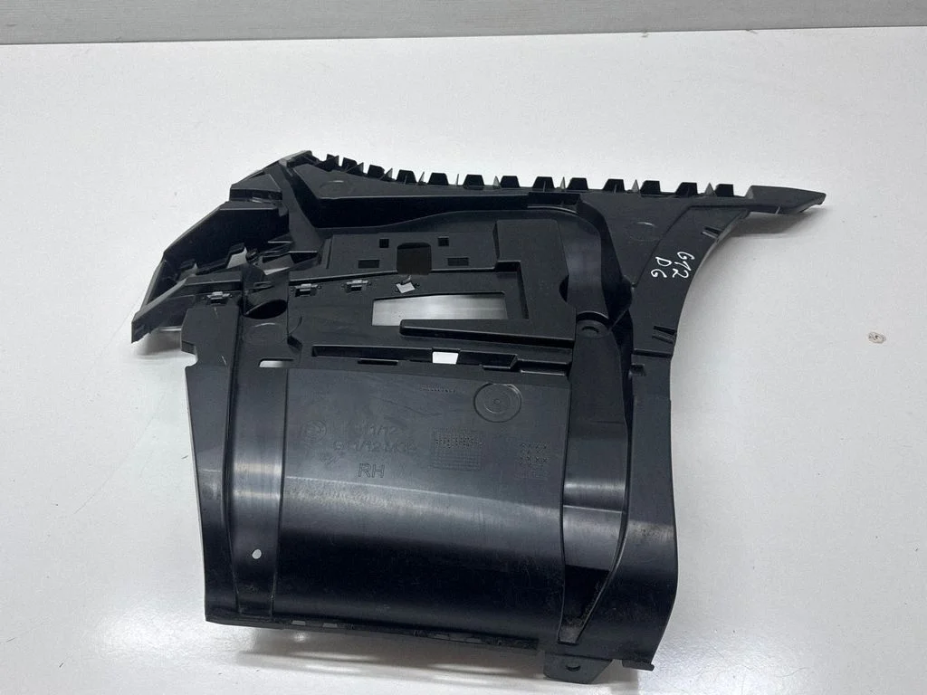 Rear bumper mounting bracket 7357148