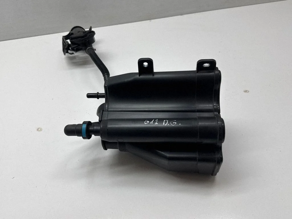 Active carbon filter fuel vapour canister 7356534