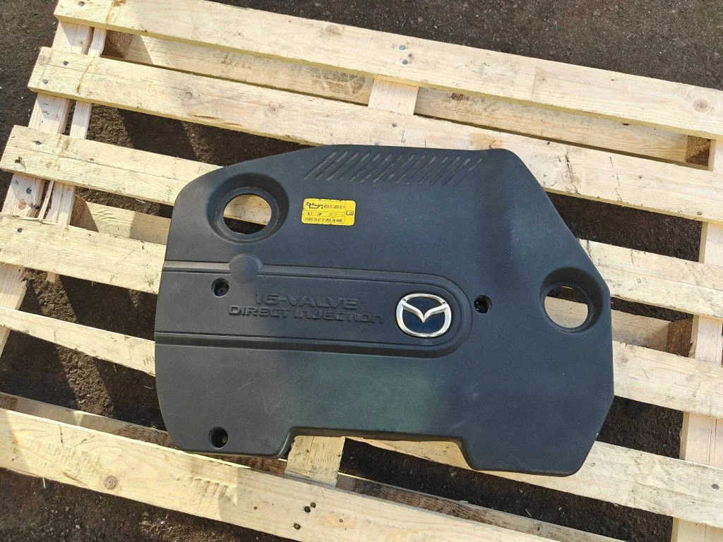 Engine cover (trim) RF7N10230