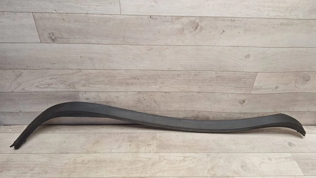 Rear door trim (molding) 5M0839374D