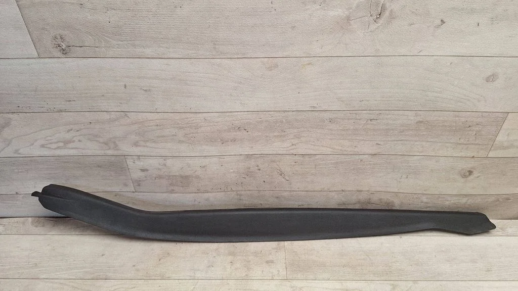 Front door trim (molding) 5M0837381C