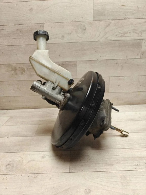 Brake booster 8200123844