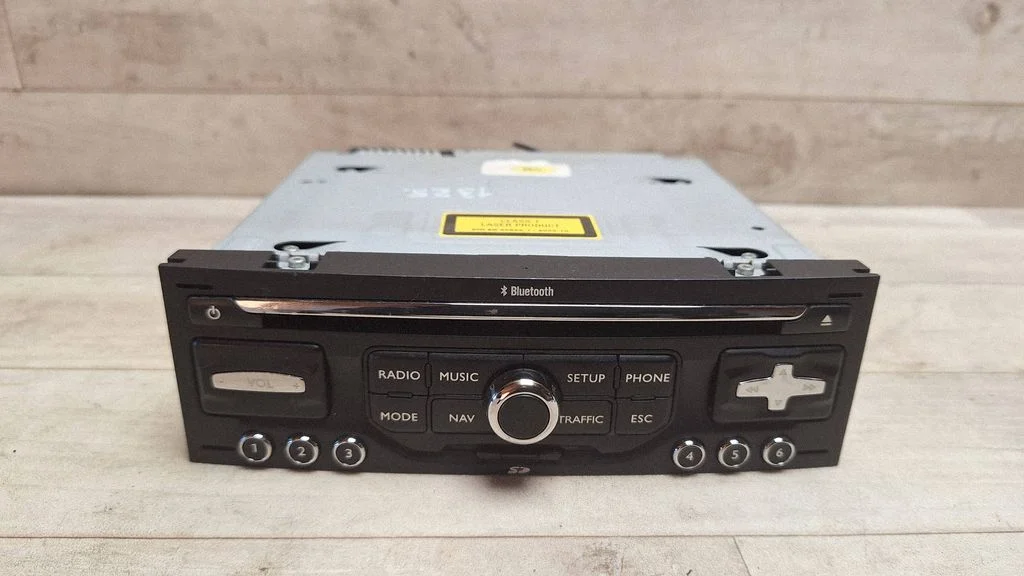 Radio/CD/DVD/GPS head unit – Citroen C4 Grand Picasso (2007-2013)
