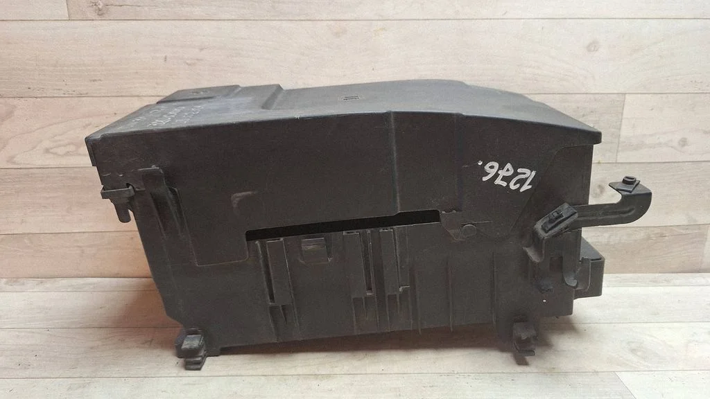 Aku kast – Opel Insignia A (2008-2017)