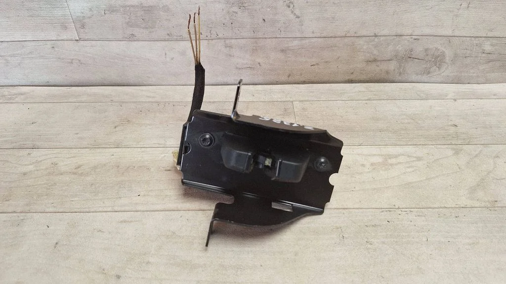 Tailgate/trunk/boot lock/catch/latch – Citroen C4 Grand Picasso (2007-2013)