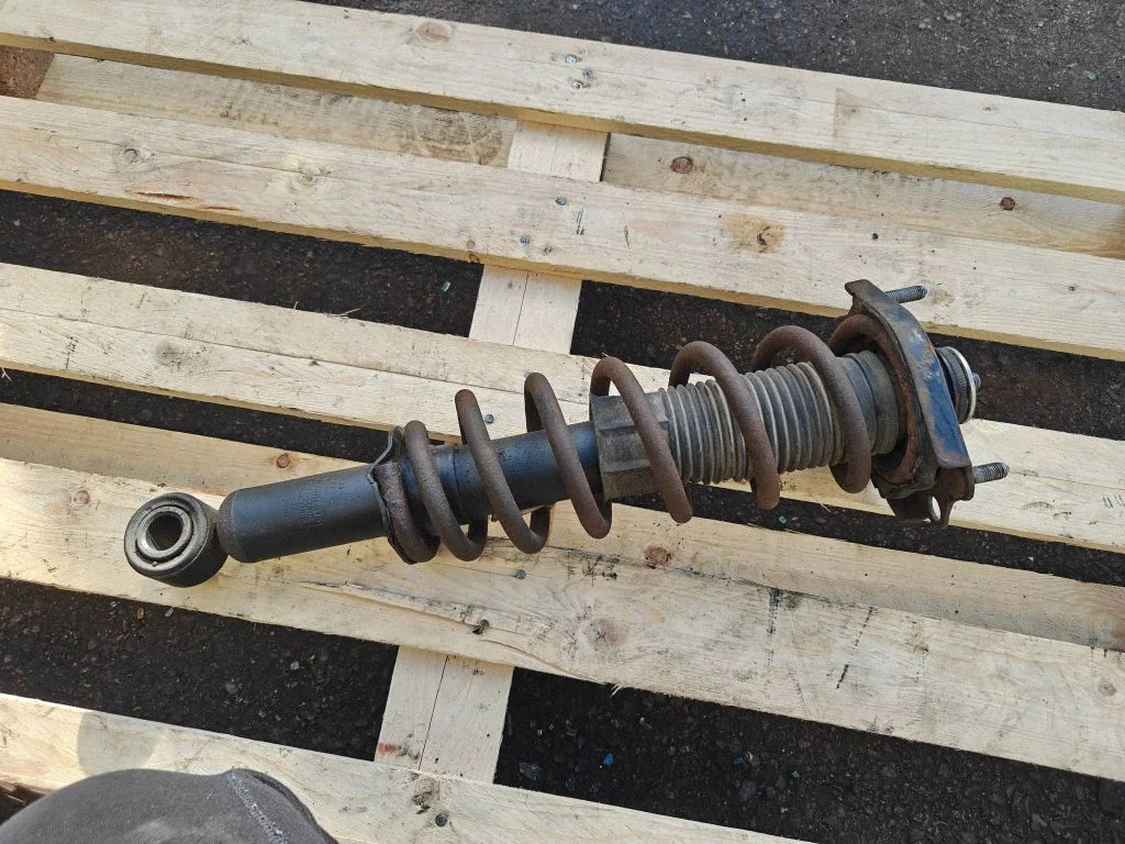 Rear shock absorber with coil spring – Toyota Corolla Verso AR10 (2004-2009)