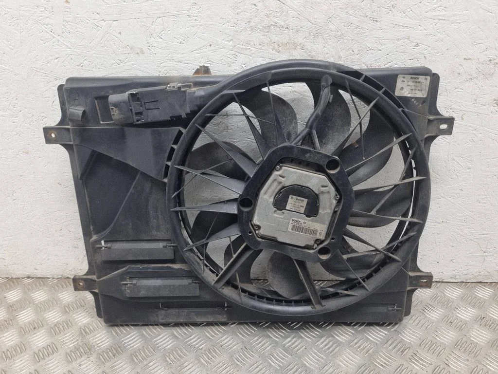 Electric radiator cooling fan 7M3121203G