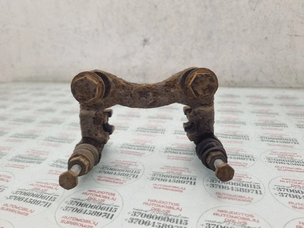 Brake caliper pad carrier rear