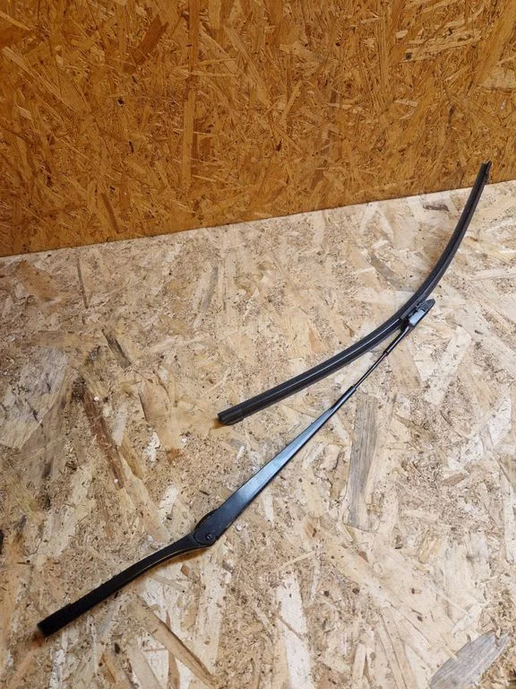 Front wiper blade arm – Skoda Fabia Mk3 (NJ) (2015-2021)
