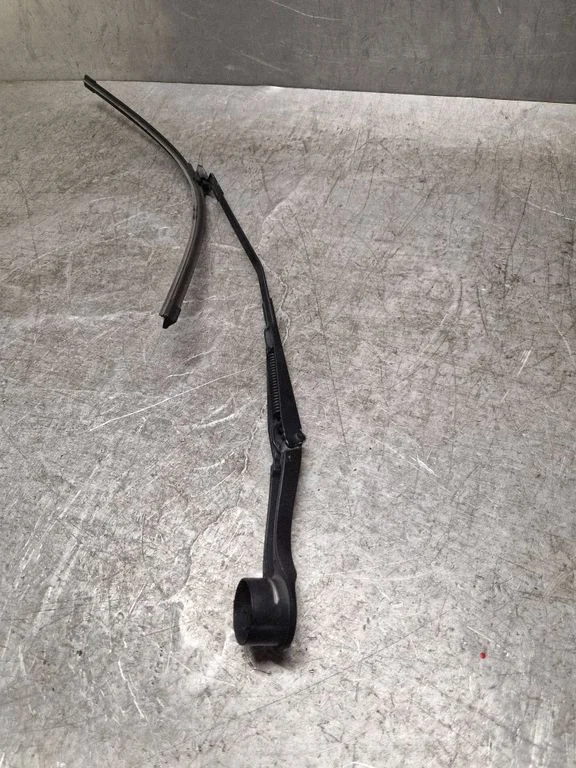 Front wiper blade arm – Ford Transit Custom (2013-2023)