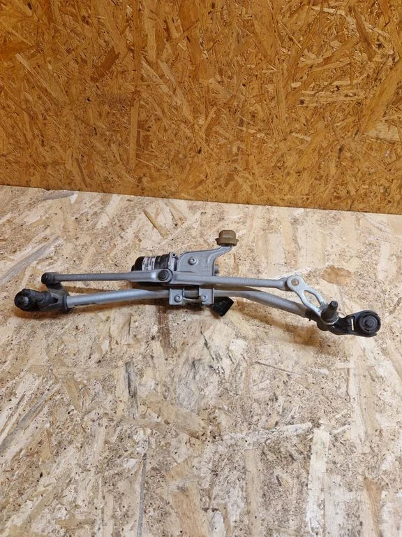 Front wiper linkage and motor 9824784980
