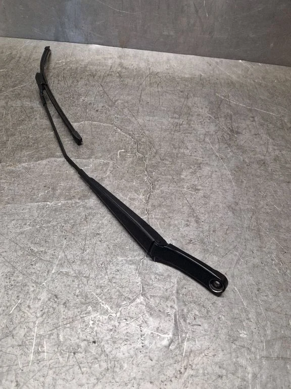 Front wiper blade arm – Skoda Octavia Mk4 (2019-)