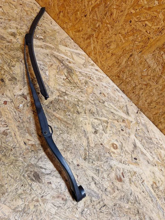 Front wiper blade arm 16C17 – KG Mobility Tivoli XLV (2015-)