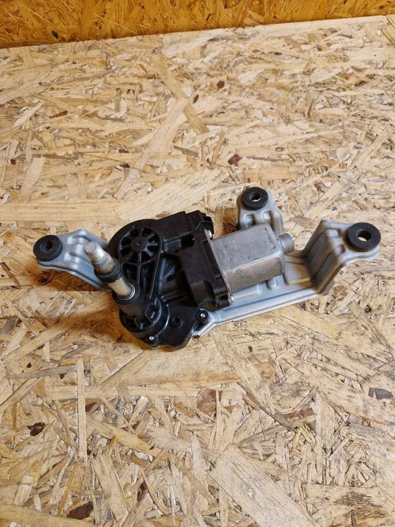 Rear window wiper motor – KG Mobility Tivoli XLV (2015-)