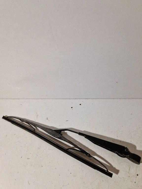 Rear wiper blade arm 05182380