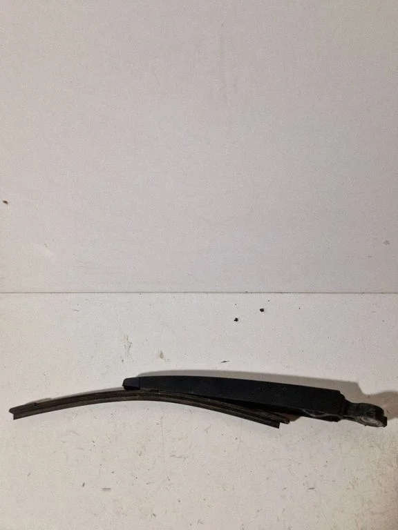 Rear wiper blade arm – Volkswagen Polo (2002-2005)