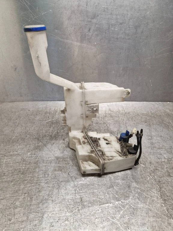 Windshield washer fluid reservoir/tank 4712N51