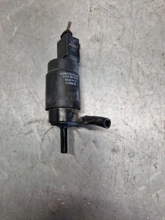 Windscreen/windshield washer pump A0008605826