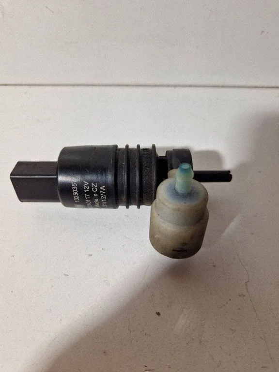 Klaasipesuvedeliku pump (klaaside) – Opel Astra H (2004-2012)