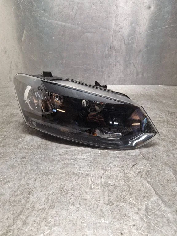 Headlight/headlamp – Volkswagen Polo V 6R (2009-2017)