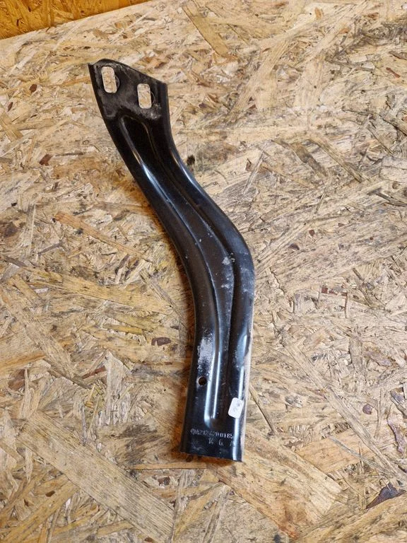 Headlight/headlamp mounting bracket A2126200185