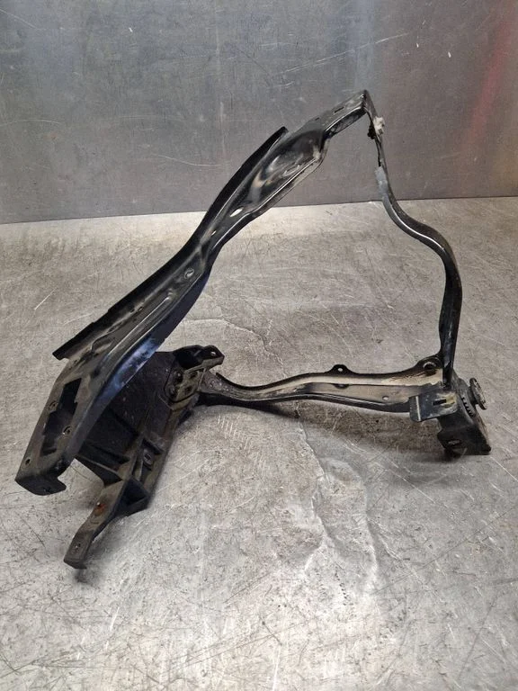 Headlight/headlamp mounting bracket PP212620021