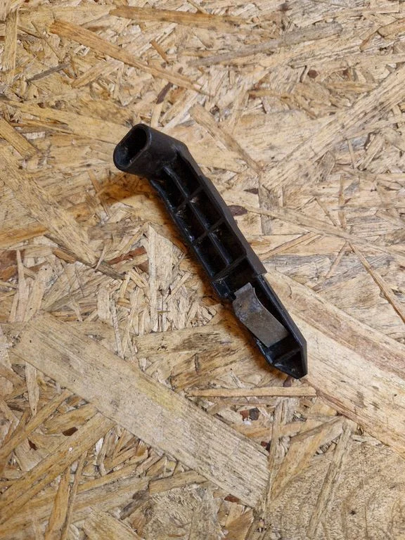 Esitule kinnitusklamber – Volvo XC60 (2014-2016)
