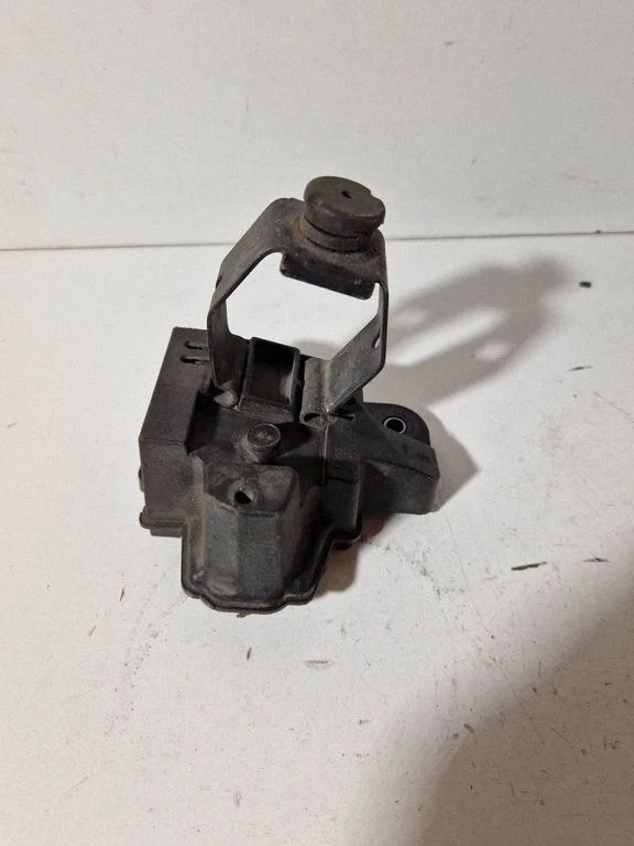 Headlight/headlamp mounting bracket 625580028R