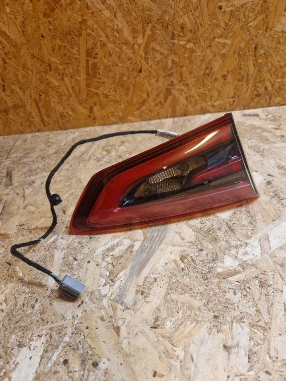 Tailgate rear/tail lights EM2B13A603BG