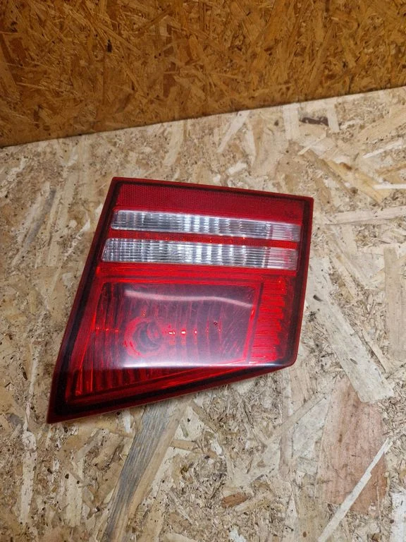 Tailgate rear/tail lights 04806368AB