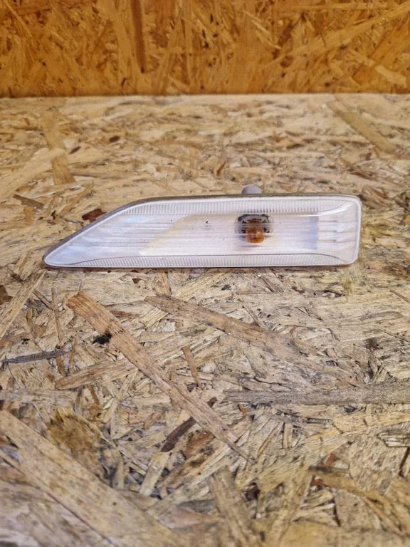 Front fender indicator light 8340235000