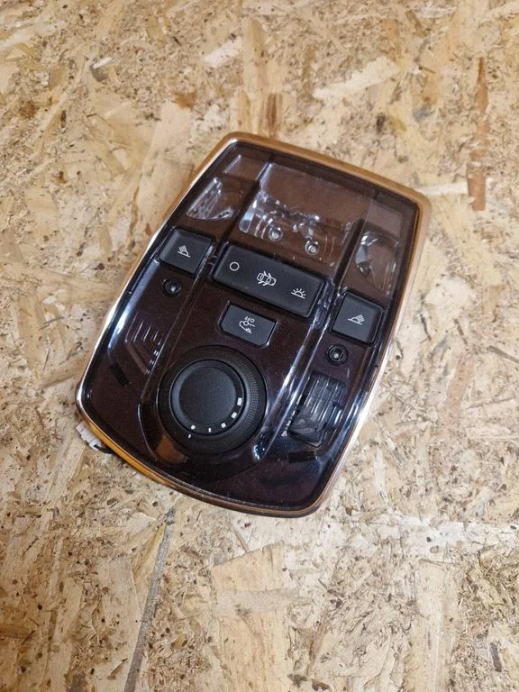 Lampka przednich siedzeń 98033020ZD