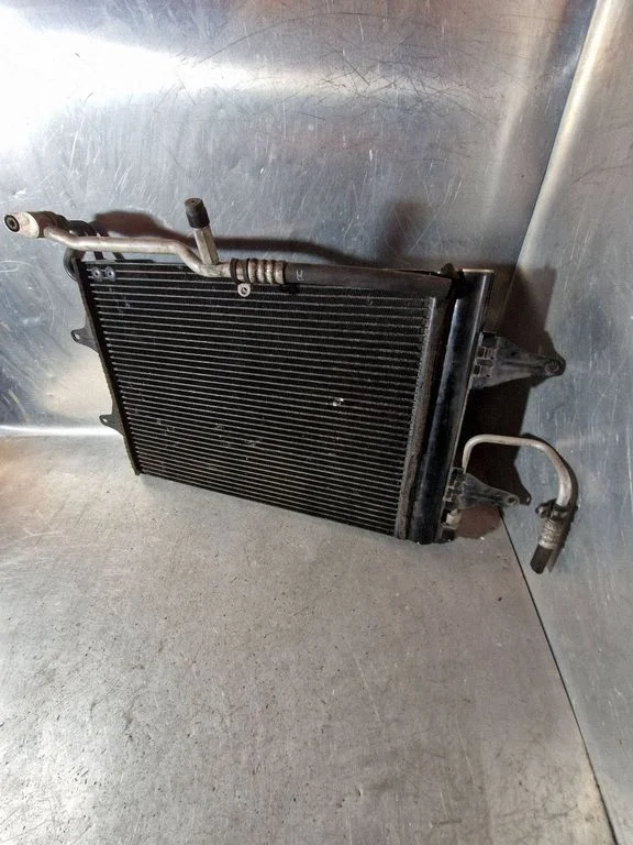 Kliimaseadme jahutusradiaator (kondensaator) – Volkswagen Polo (2002-2005)