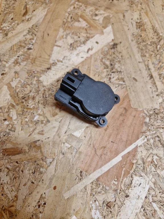 Air flap motor/actuator – Ford Focus (2010-2017)