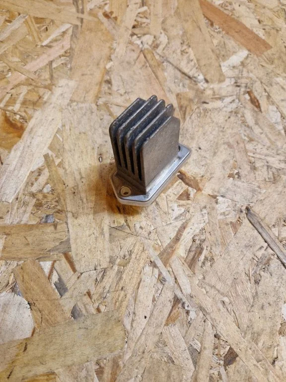 Heater blower motor/fan resistor 70T032J12