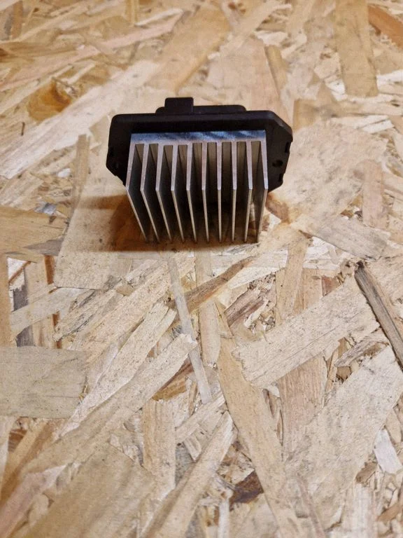 Heater blower motor/fan resistor – Honda CR-V (2013-2016)